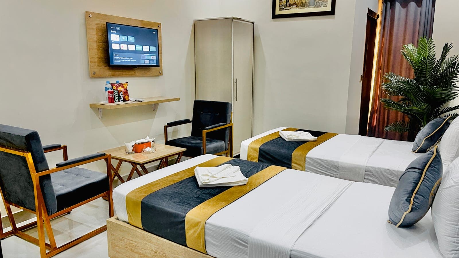 Go 002 Hotel Lahore Deluxe Twin Bed