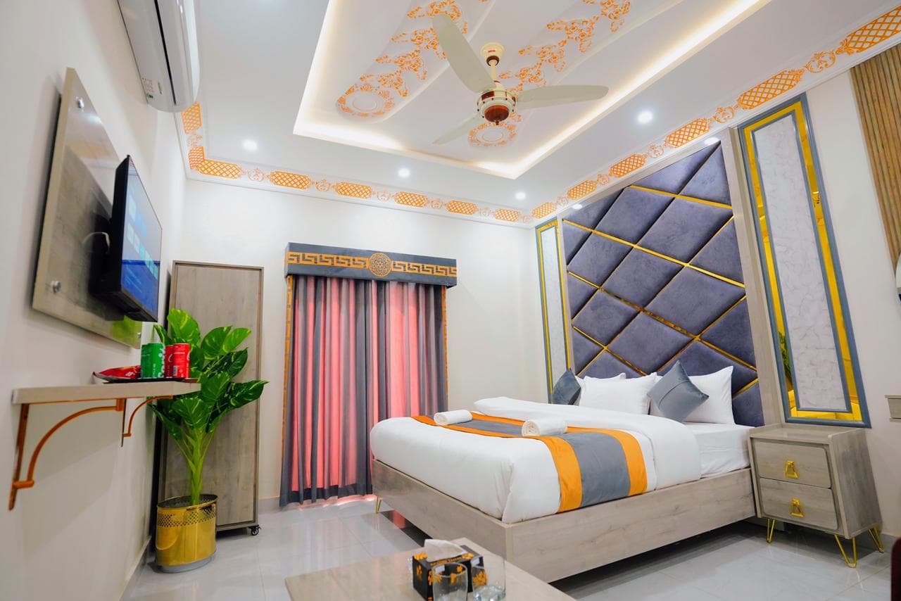 Go 005 Hotel Lahore Deluxe Double Bed