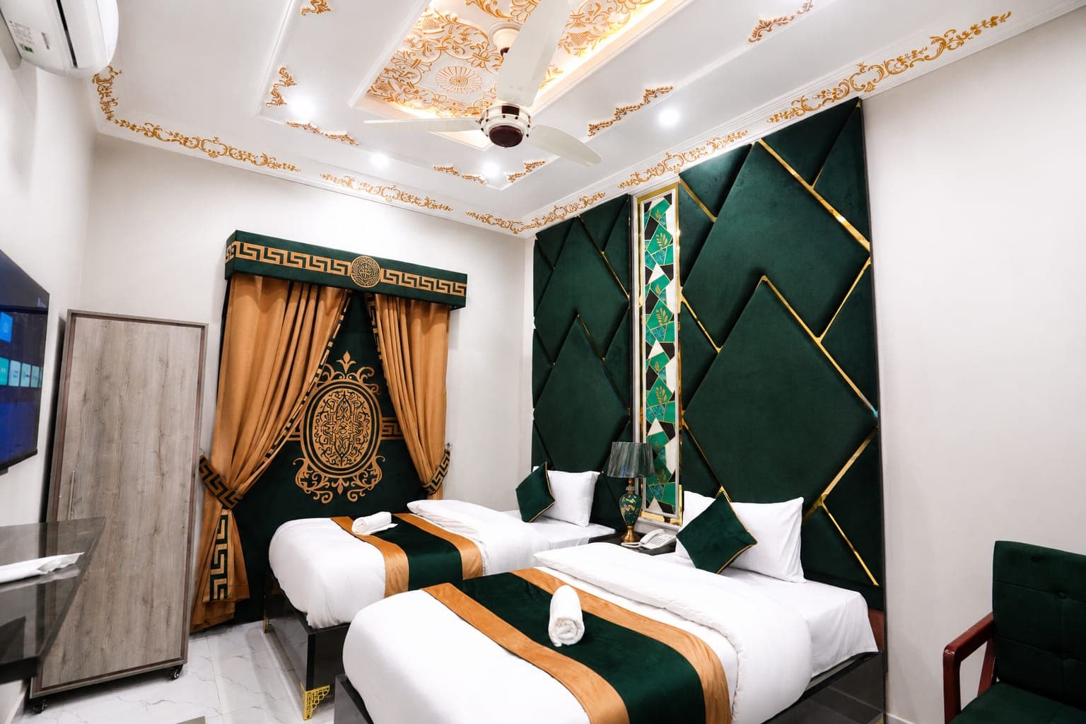 Go 005 Hotel Lahore Twin Bed Room